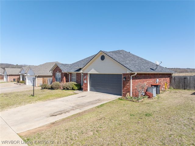 608 Laurel Way, Alma, AR 72921