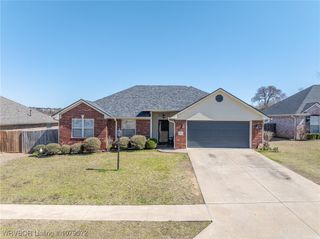 608 Laurel Way, Alma, AR 72921