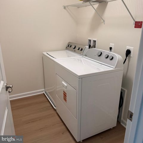 22851 CHESTNUT OAK TER, Sterling, VA 20166