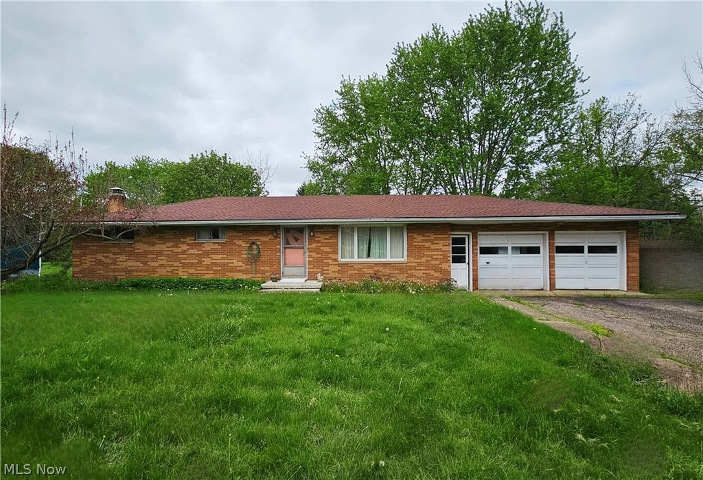 13681 Kaufman Avenue NW, Hartville, OH 44632