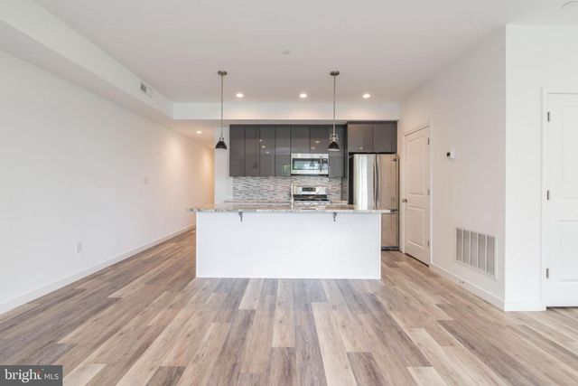 1528 N MARSHALL ST, Philadelphia, PA 19122