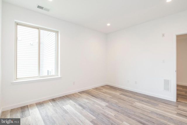 1528 N MARSHALL ST, Philadelphia, PA 19122