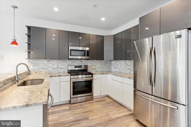 1528 N MARSHALL ST, Philadelphia, PA 19122
