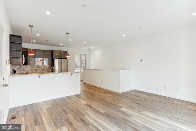 1528 N MARSHALL ST, Philadelphia, PA 19122