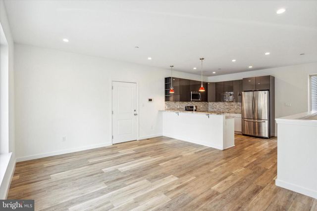 1528 N MARSHALL ST, Philadelphia, PA 19122