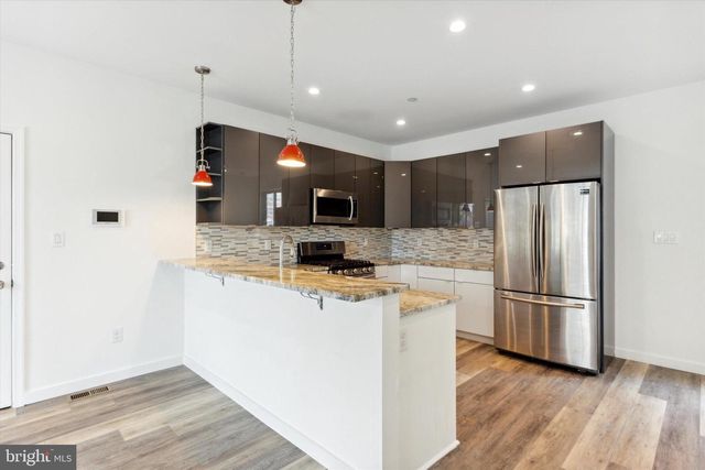 1528 N MARSHALL ST, Philadelphia, PA 19122