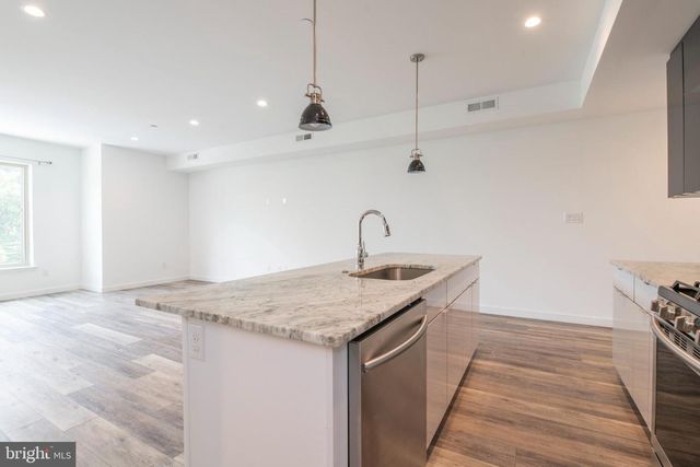 1528 N MARSHALL ST, Philadelphia, PA 19122