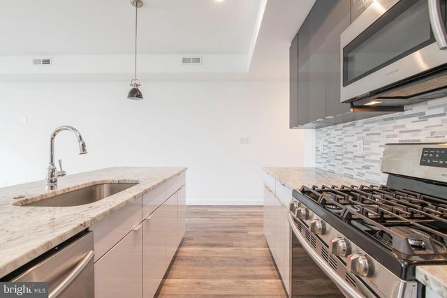1528 N MARSHALL ST, Philadelphia, PA 19122