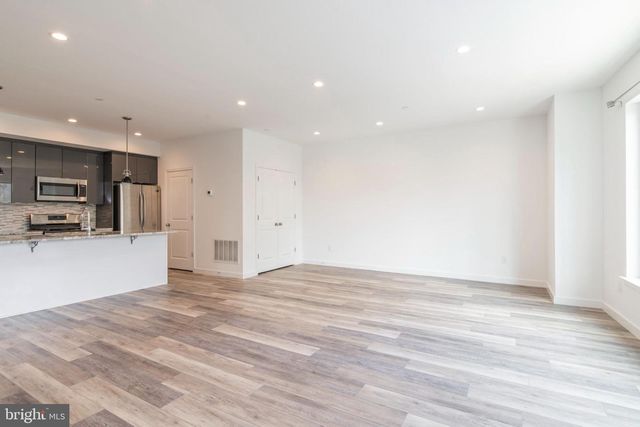 1528 N MARSHALL ST, Philadelphia, PA 19122