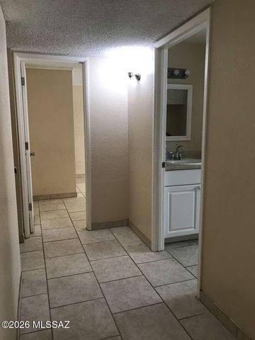 421 N Banff Avenue, Tucson, AZ 85748