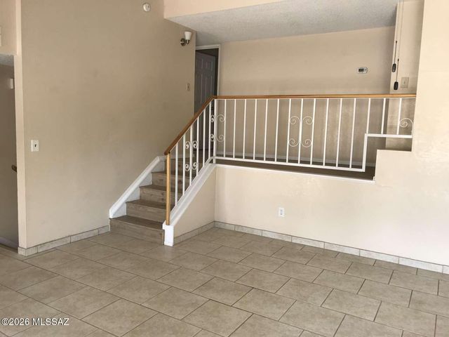 421 N Banff Avenue, Tucson, AZ 85748