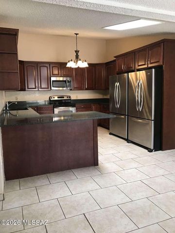 421 N Banff Avenue, Tucson, AZ 85748