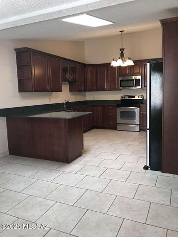 421 N Banff Avenue, Tucson, AZ 85748
