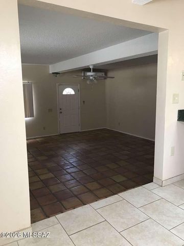 421 N Banff Avenue, Tucson, AZ 85748