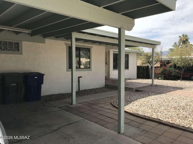 421 N Banff Avenue, Tucson, AZ 85748