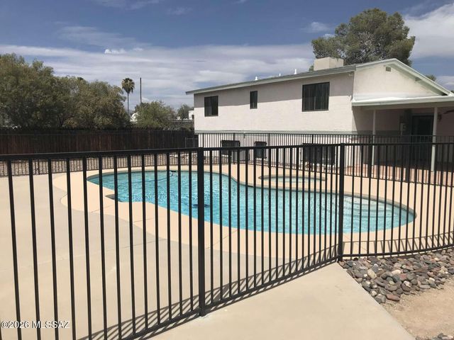 421 N Banff Avenue, Tucson, AZ 85748