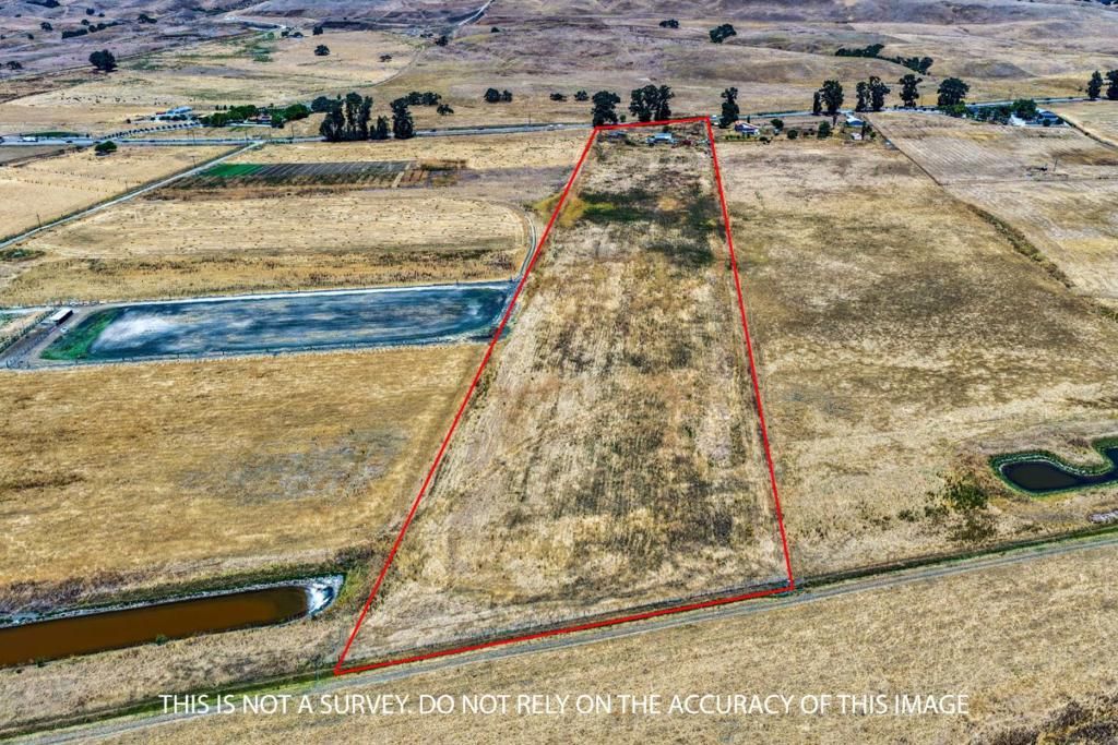 Image 2 of property listing at 4688 Pacheco Pass Highway, Gilroy, CA 95020