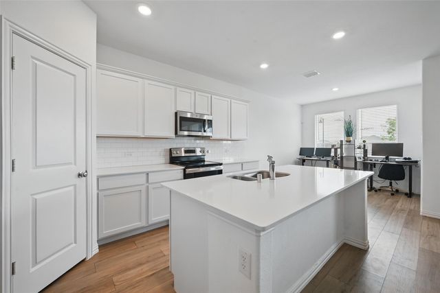 132 Wyndemere Lane, Princeton, TX 75407