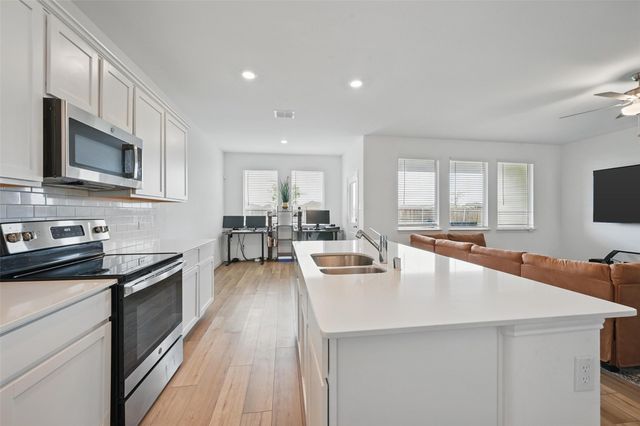 132 Wyndemere Lane, Princeton, TX 75407