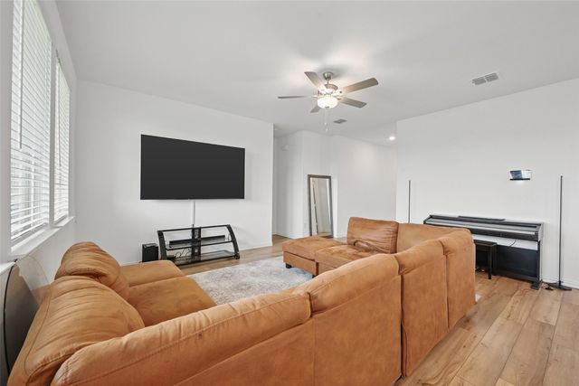 132 Wyndemere Lane, Princeton, TX 75407