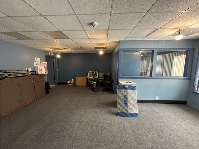 106 N Mercer Street, New Castle, PA 16101