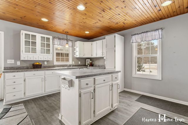 5186 Mildred Avenue SE, Kentwood, MI 49508