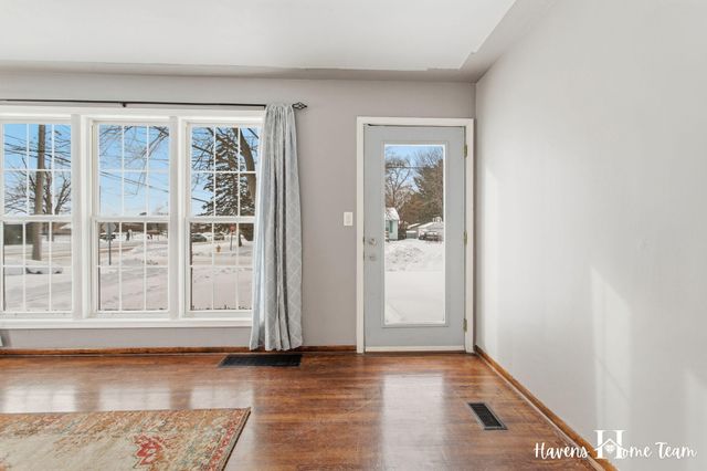 5186 Mildred Avenue SE, Kentwood, MI 49508