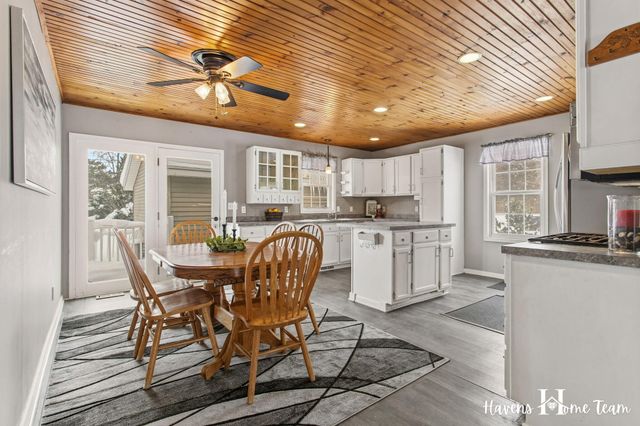 5186 Mildred Avenue SE, Kentwood, MI 49508