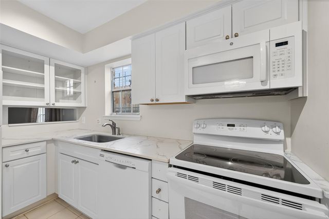 6201 Beverlyhill Street 35, Houston, TX 77057