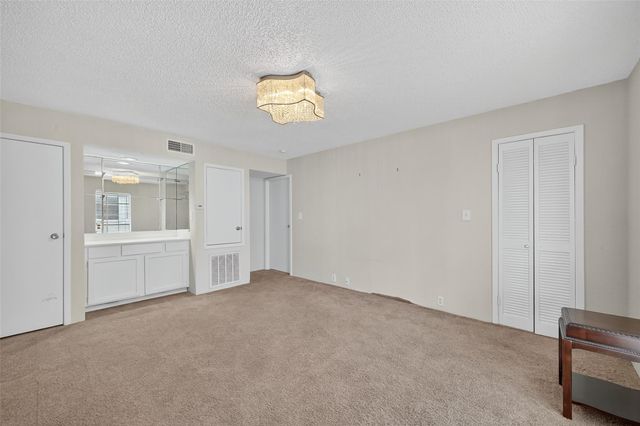 6201 Beverlyhill Street 35, Houston, TX 77057