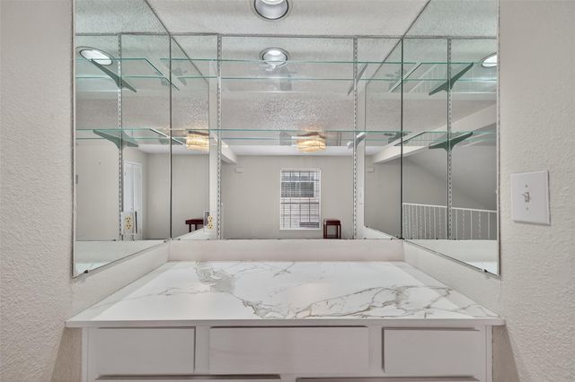 6201 Beverlyhill Street 35, Houston, TX 77057