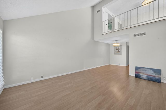 6201 Beverlyhill Street 35, Houston, TX 77057