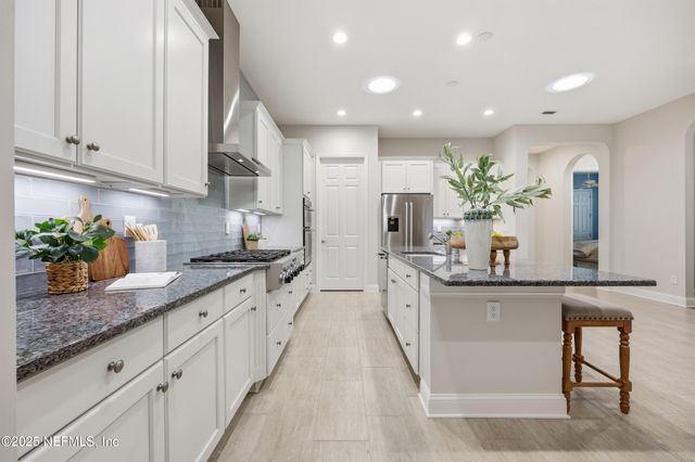 157 WINGSTONE Drive, Jacksonville, FL 32081