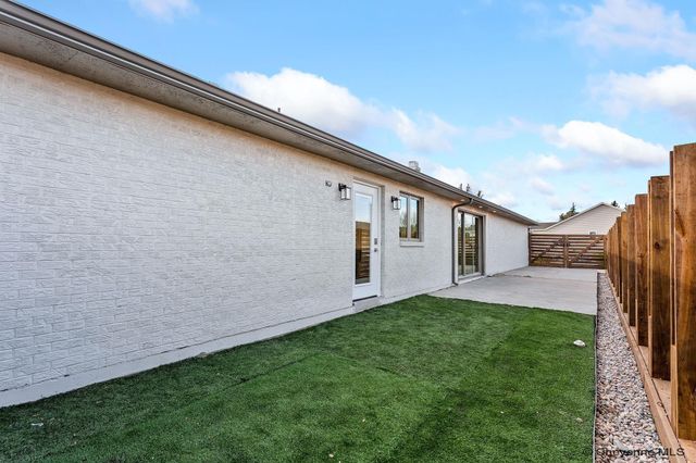 5711 TOWNSEND PL, Cheyenne, WY 82009