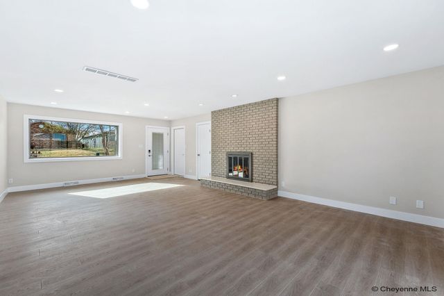 5711 TOWNSEND PL, Cheyenne, WY 82009