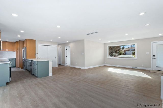 5711 TOWNSEND PL, Cheyenne, WY 82009