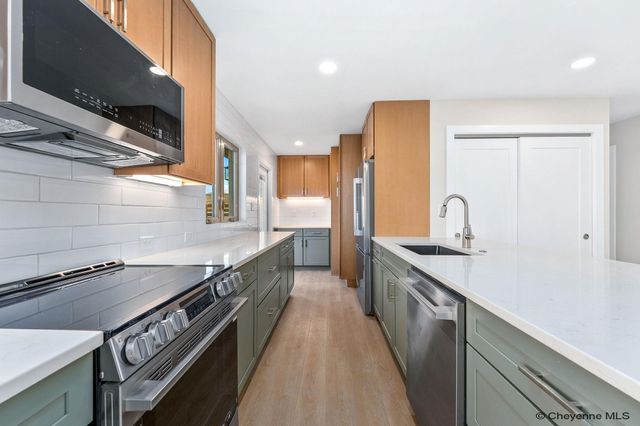 5711 TOWNSEND PL, Cheyenne, WY 82009