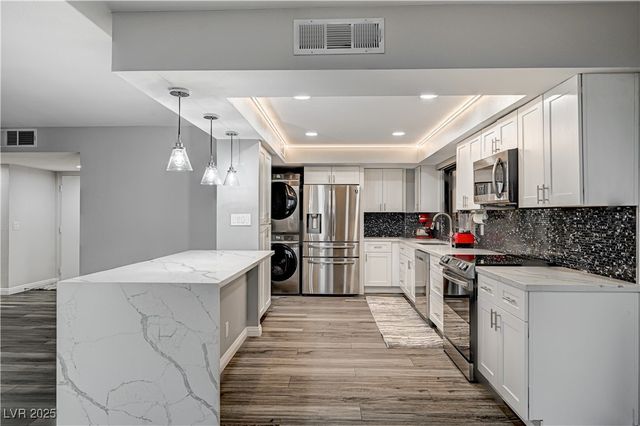 205 East Harmon Avenue 1010, Las Vegas, NV 89169