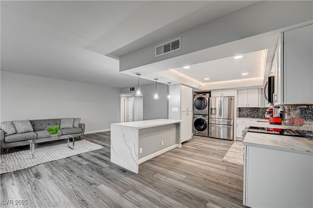 205 East Harmon Avenue 1010, Las Vegas, NV 89169