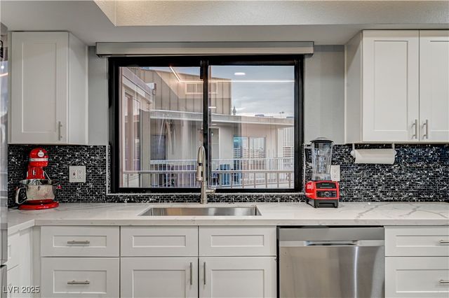 205 East Harmon Avenue 1010, Las Vegas, NV 89169