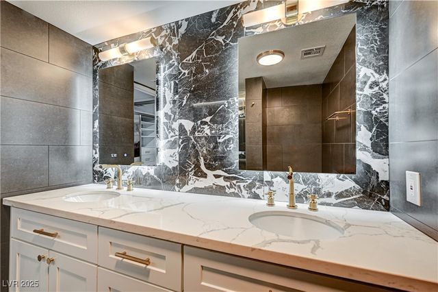 205 East Harmon Avenue 1010, Las Vegas, NV 89169