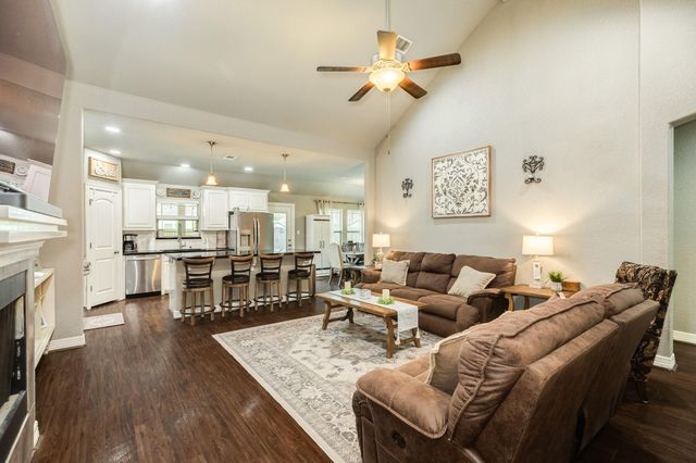 231 Wentworth Drive, West Columbia, TX 77486