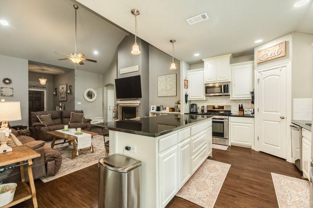 231 Wentworth Drive, West Columbia, TX 77486