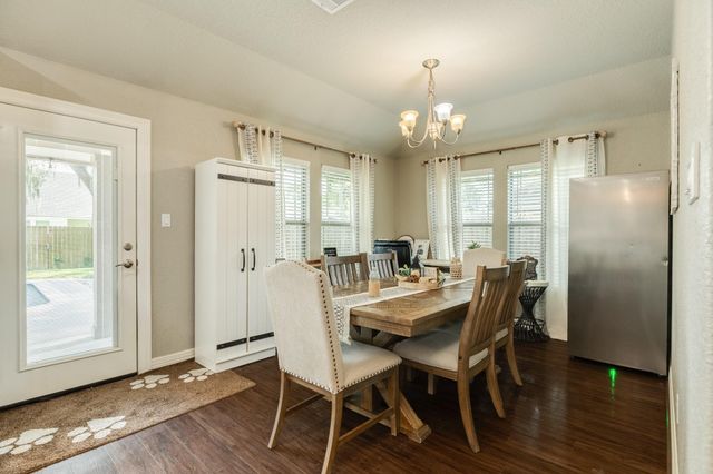 231 Wentworth Drive, West Columbia, TX 77486