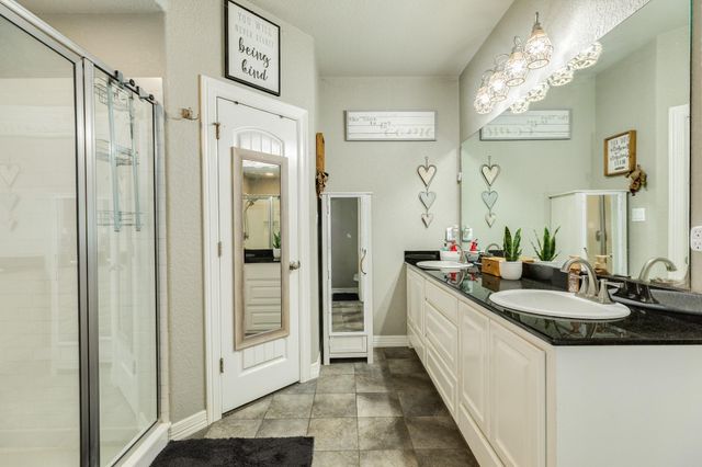 231 Wentworth Drive, West Columbia, TX 77486