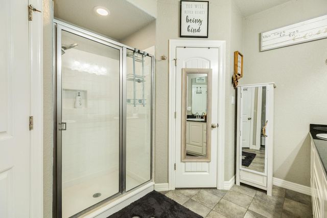 231 Wentworth Drive, West Columbia, TX 77486