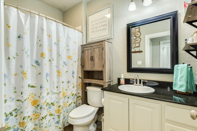 231 Wentworth Drive, West Columbia, TX 77486