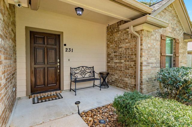 231 Wentworth Drive, West Columbia, TX 77486
