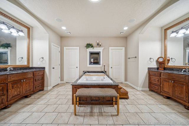 26961 E 134th Street S, Coweta, OK 74429