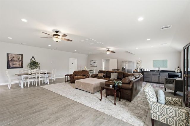 215 Meadow Drive, Newcastle, OK 73065